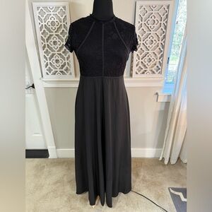 Chic Black Lace Maxi Dress